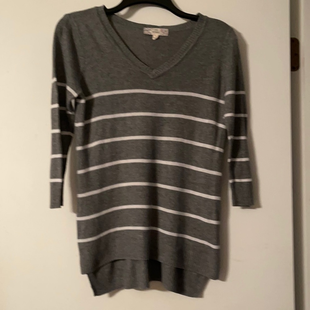 Pink republic sweater in gray‎ with white stripes